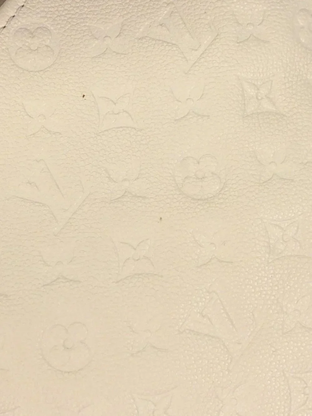 Louis Vuitton White Monogram Empreinte Artsy MM Handbag M93449 AS2152 188904